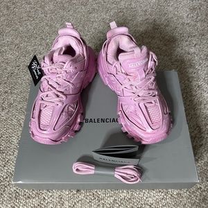 BALENCIAGA SNEAKERS NEVER WORN WITH BOX AN BAG